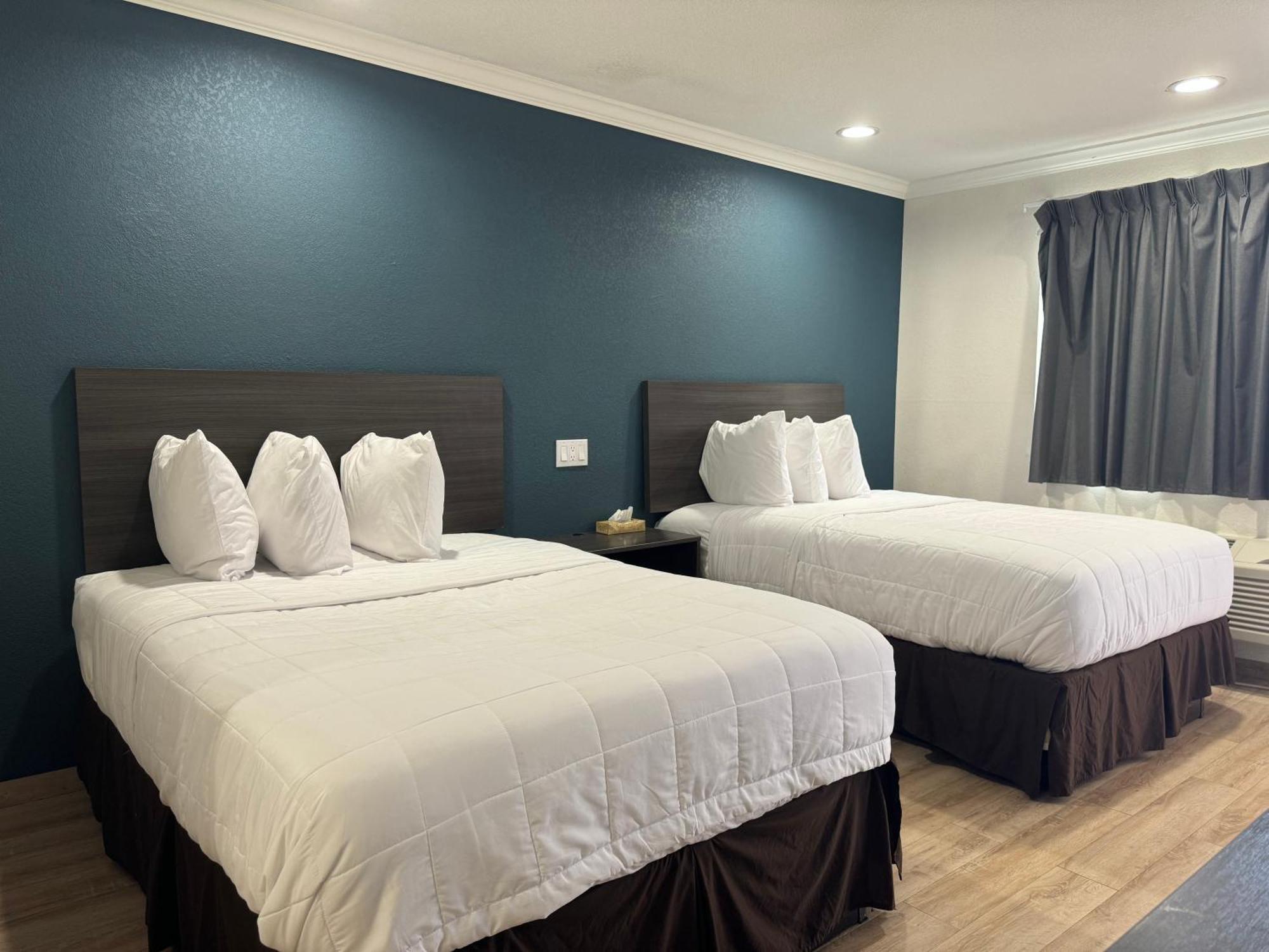 Hotel Baymont By Wyndham Bakersfield Esterno foto